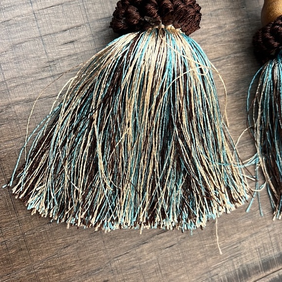 SET OF 2 TIE DRAPE TASSELS - Picture 13 of 14